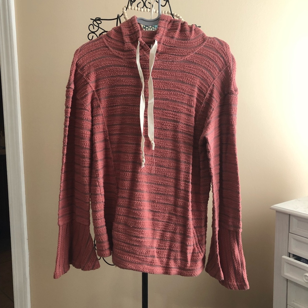 L Love hooded sweater with pockets